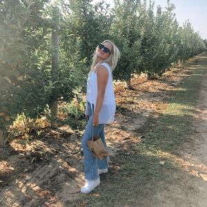 Meet your Posher, Julia